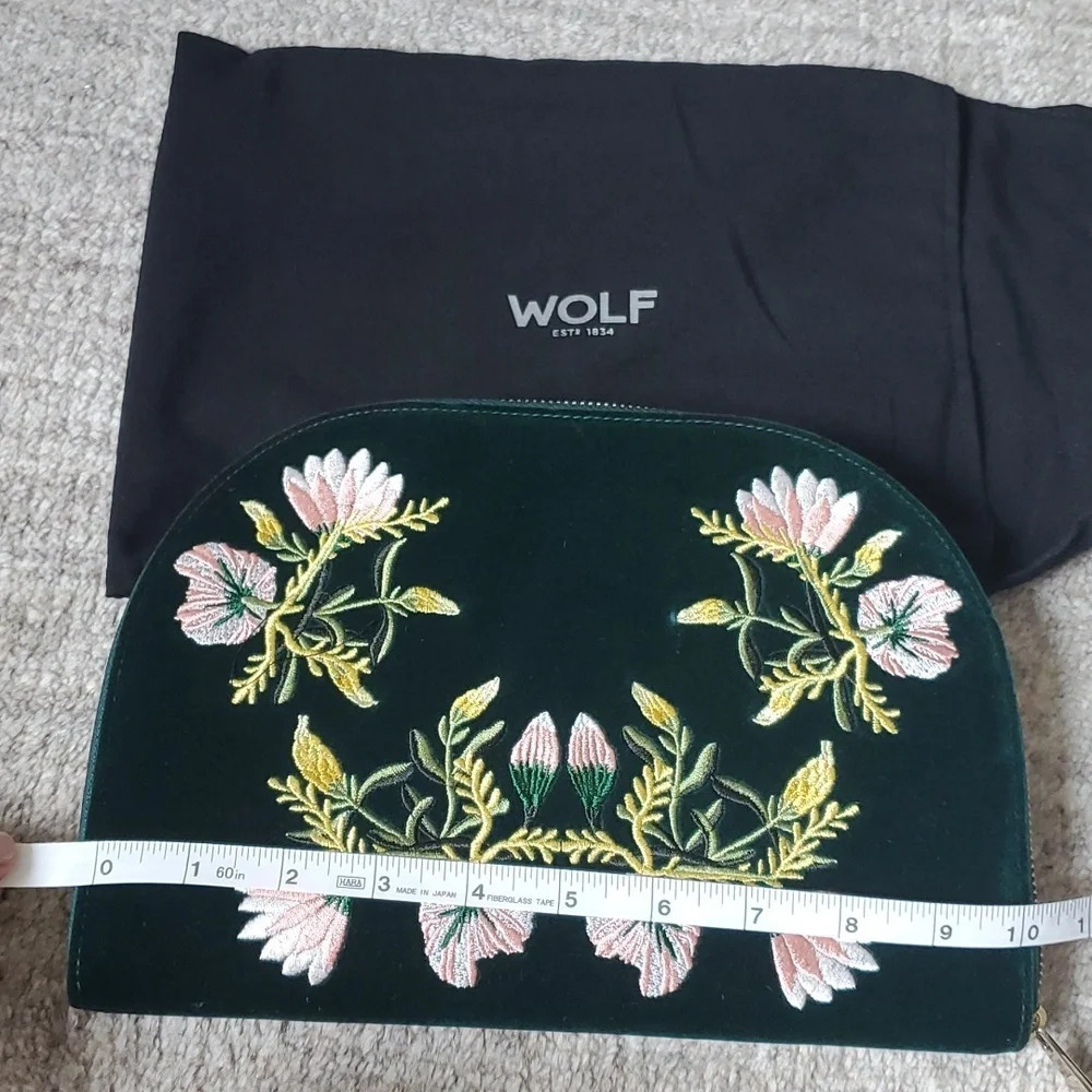 Brand new Wolf emerald green velvet jewelry organizer! Handheld mirror included! - Picture 9 of 10